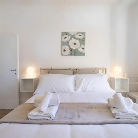 Apartment 100 Meters From The Sea Wi-fi Center Ac Relax Train Station