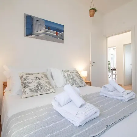 Apartment 100 Meters From The Sea Wi-fi Center Ac Relax Train Station *