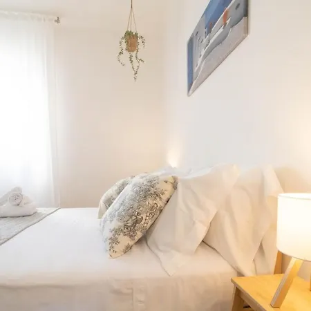 100 Meters From The Sea Wi-fi Center Ac Relax Train Station