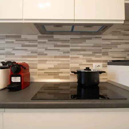 100 Meters From The Sea Wi-fi Center Ac Relax Train Station דירה Porto SantʼElpidio